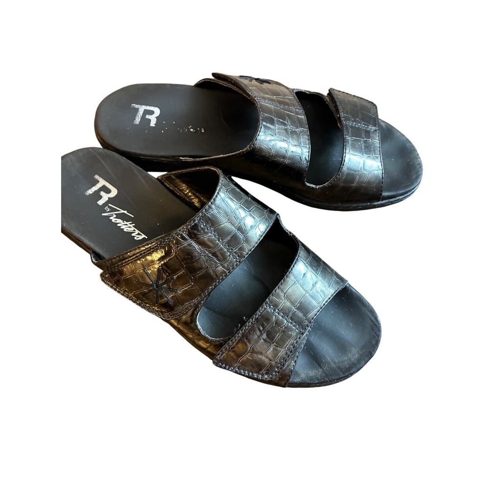Trotters Black Croc Embossed Leather Slide Sandals Adjustable Straps Womens 9